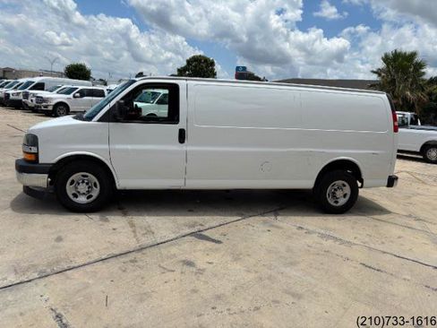Used 2019 Chevrolet Express 3500 Extended w/ Driver Convenience Package RWD image 4