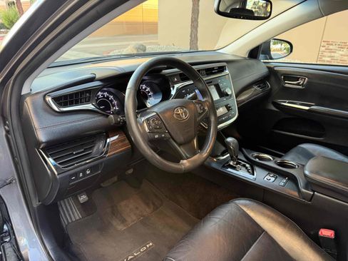 Used 2014 Toyota Avalon Limited image 39