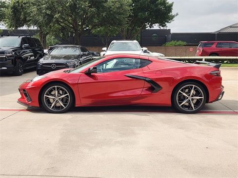 Used 2021 Chevrolet Corvette Stingray Preferred Cpe w/ Z51 Performance Package RWD image 12