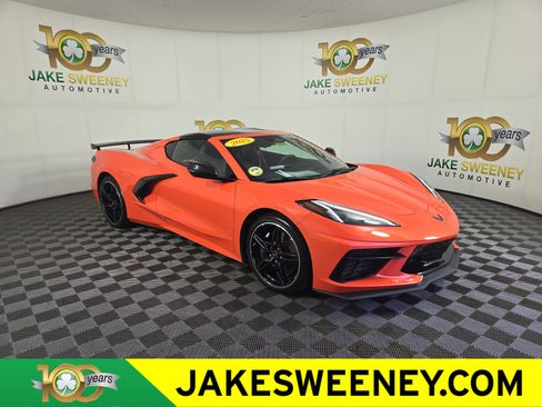 Used 2025 Chevrolet Corvette Stingray Preferred Cpe w/ Z51 Performance Package RWD image 1