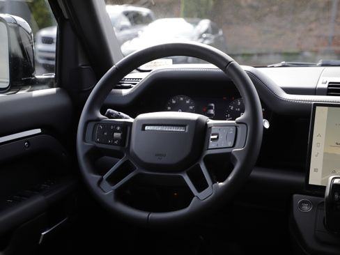New 2026 Land Rover Defender 110 X-Dynamic SE AWD/4WD image 19