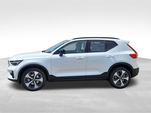 Certified 2026 Volvo XC40 B5 Plus w/ Protection Package Premier AWD/4WD image 4