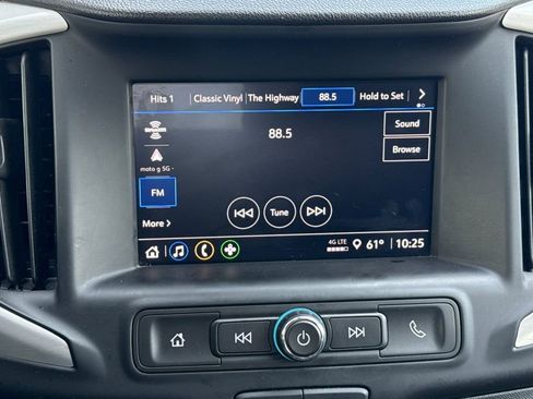 Used 2024 GMC Terrain SLE image 27