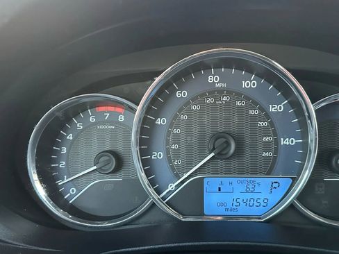 Used 2015 Toyota Corolla LE image 29