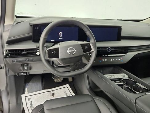 Used 2025 Nissan Murano SV AWD/4WD image 12