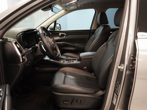 Used 2023 Kia Sorento EX image 5