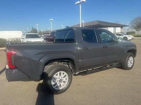 Used 2025 Toyota Tacoma SR5 image 3