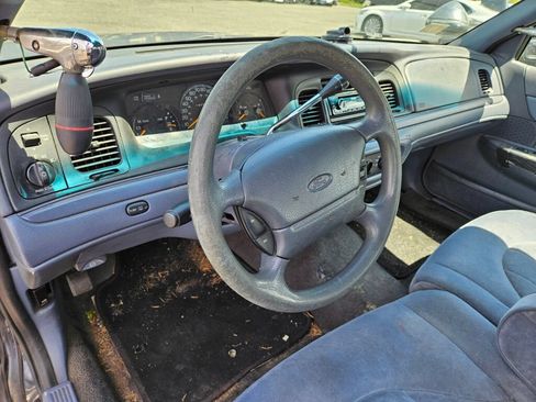 Used 1997 Ford Crown Victoria Police Interceptor RWD image 12