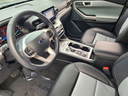 Used 2023 Ford Explorer XLT w/ Equipment Group 202A image 19