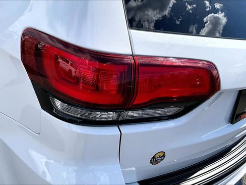 Used 2019 Jeep Grand Cherokee SRT AWD/4WD image 32