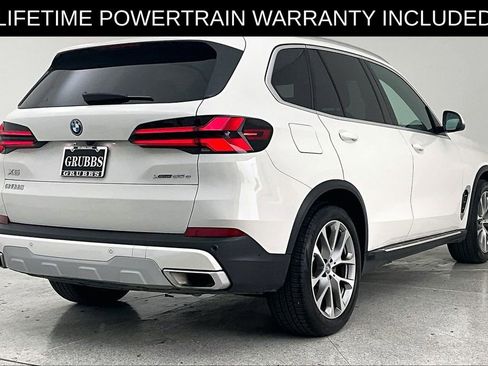 Used 2025 BMW X5 xDrive50e AWD/4WD image 2