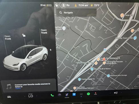 Used 2018 Tesla Model 3 Long Range image 18