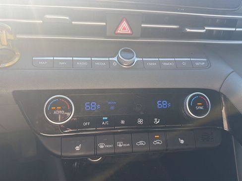 Used 2023 Hyundai Elantra SEL w/ Convenience Package FWD image 13