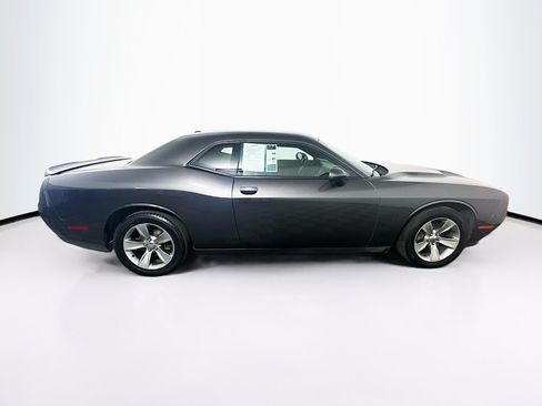 Used 2020 Dodge Challenger SXT RWD image 10