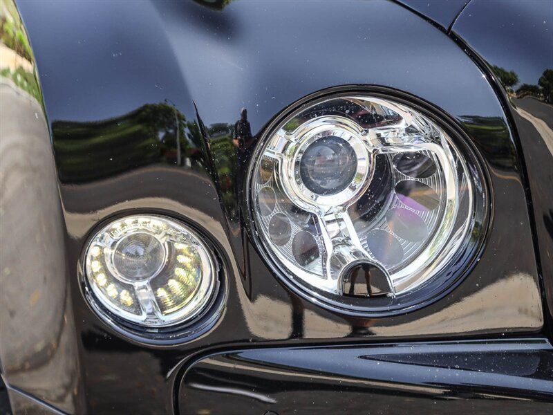 Used 2016 Bentley Mulsanne Speed RWD image 11