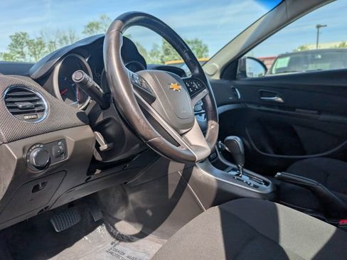 Used 2014 Chevrolet Cruze LT FWD image 8