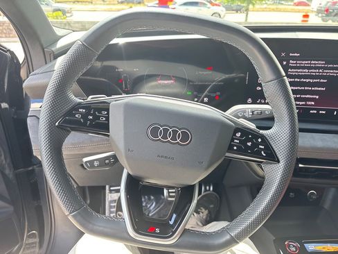 Used 2025 Audi SQ6 e-tron Prestige AWD/4WD image 11