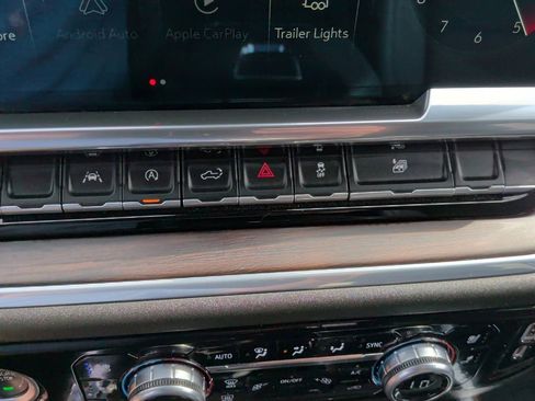 Used 2022 GMC Sierra 1500 SLT w/ SLT Convenience Package image 29