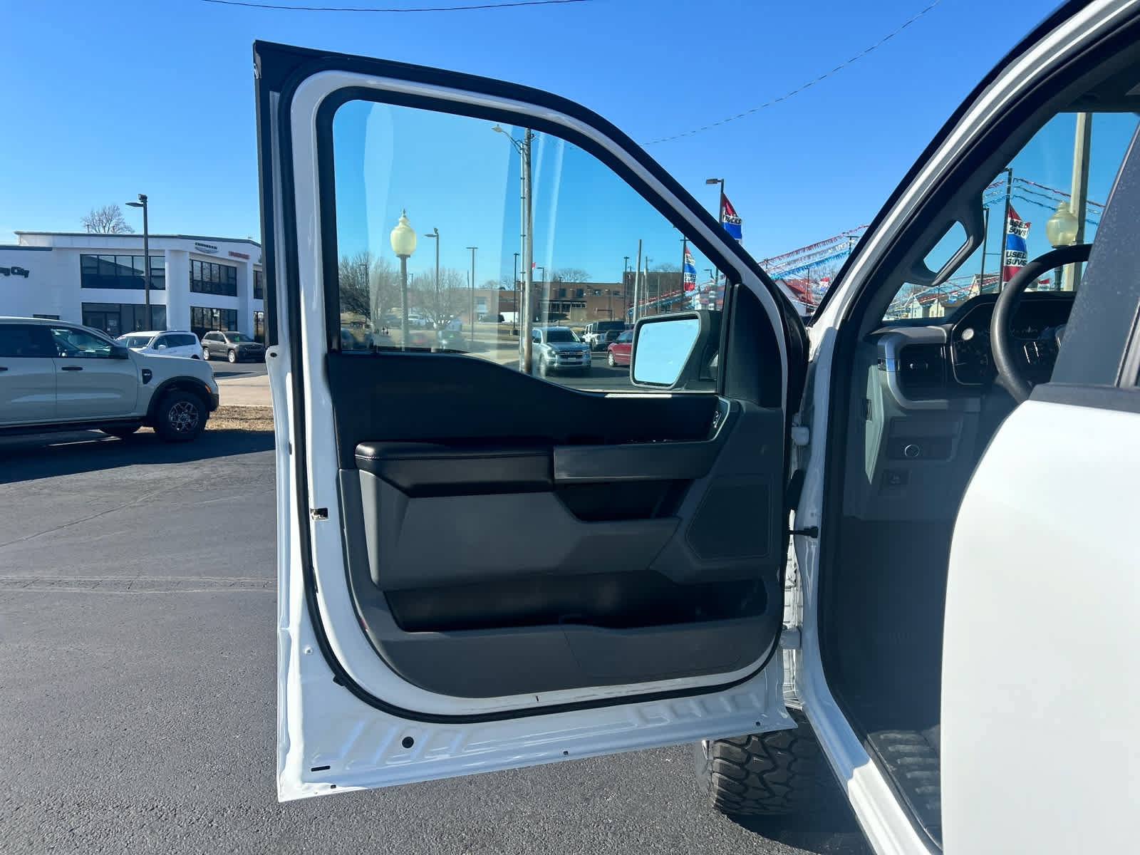 Used 2023 Ford F150 XLT AWD/4WD image 15