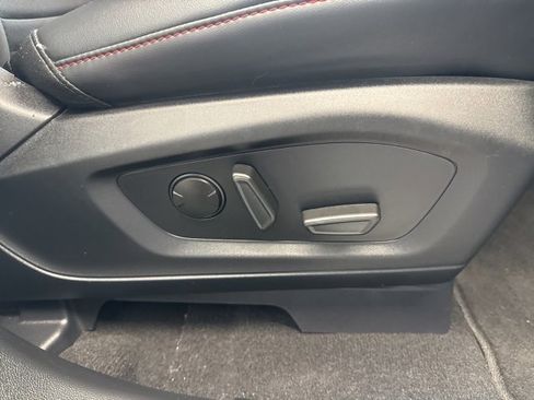 Used 2025 Ford Explorer ST-Line w/ ST-Line Street Pack image 15