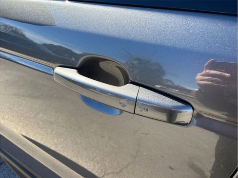 Used 2016 Land Rover Range Rover Sport HSE image 18