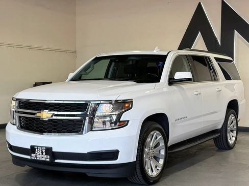 Used 2017 Chevrolet Suburban LS w/ Enhanced Driver Alert Package RWD image 1