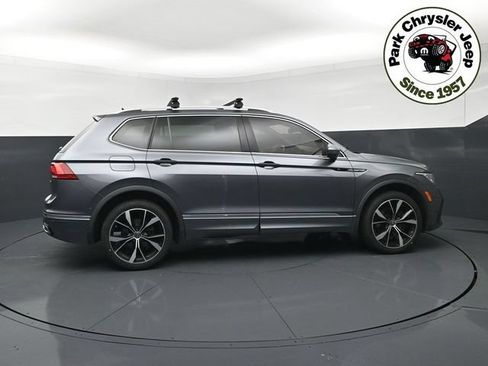 Used 2022 Volkswagen Tiguan SEL R-Line AWD/4WD image 6