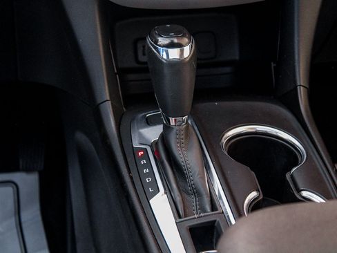 Used 2018 Chevrolet Equinox LT FWD image 30