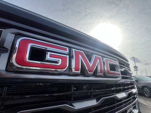 Used 2026 GMC Acadia AT4 w/ Super Cruise Package image 32