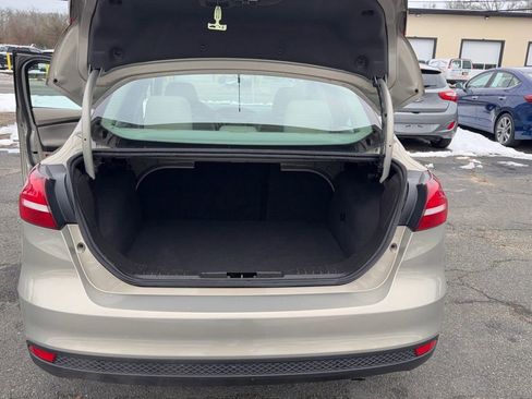 Used 2016 Ford Focus SE image 16