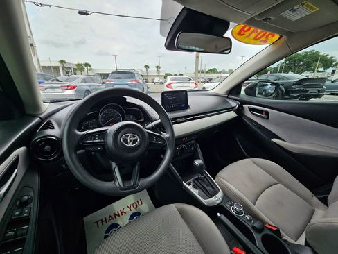 Used 2019 Toyota Yaris L FWD image 13