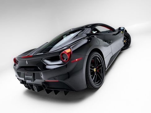 Used 2019 Ferrari 488 GTB RWD image 48