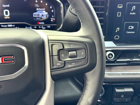 Used 2025 GMC Sierra 1500 SLT image 25