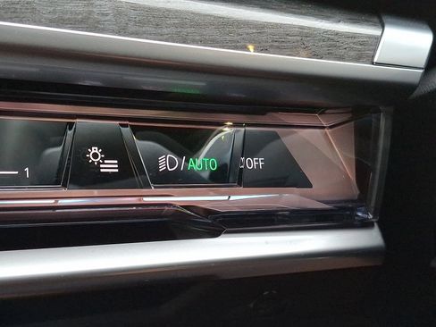 Used 2025 BMW i7 xDrive60 w/ Premium Package AWD/4WD image 22