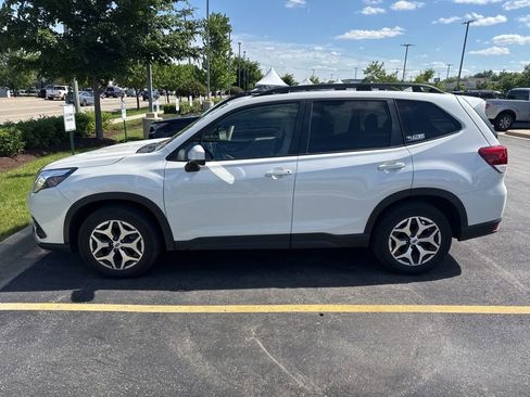 Used 2022 Subaru Forester Premium w/ Popular Package #1 AWD/4WD image 2