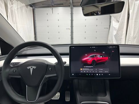 Used 2024 Tesla Model Y Performance AWD/4WD image 16