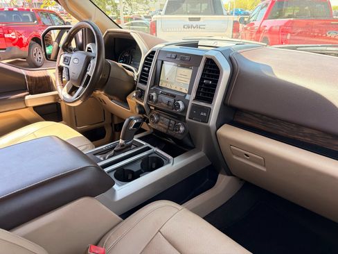 Used 2018 Ford F150 Lariat w/ Equipment Group 502A Luxury AWD/4WD image 12