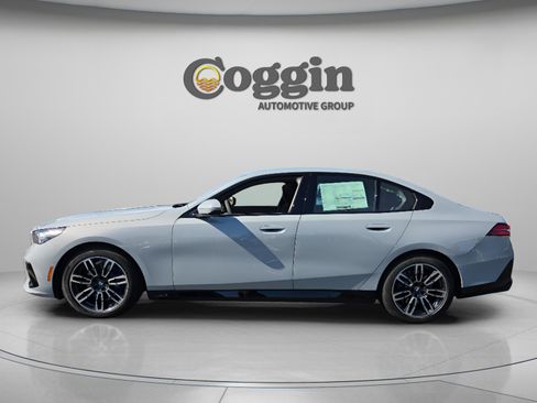 New 2026 BMW 530i w/ M Sport Package RWD image 3