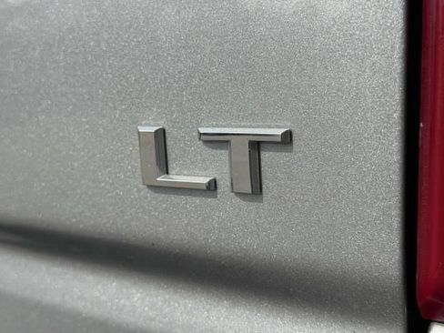 Used 2023 Chevrolet Silverado 1500 LT AWD/4WD image 9