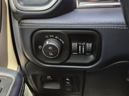 Used 2019 RAM 1500 Limited AWD/4WD image 17