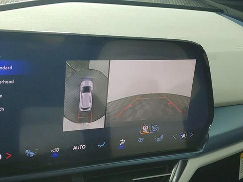 New 2026 Chevrolet Equinox EV LT image 17