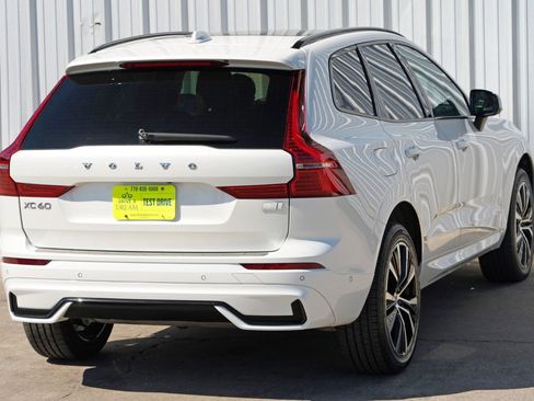 Used 2023 Volvo XC60 T8 Plus w/ Climate Package image 52