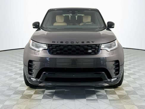Used 2025 Land Rover Discovery Dynamic SE AWD/4WD image 2