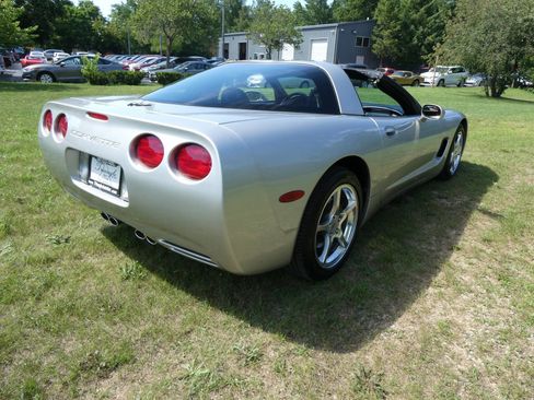 Used 2004 Chevrolet Corvette Coupe w/ Preferred Equipment Group image 4