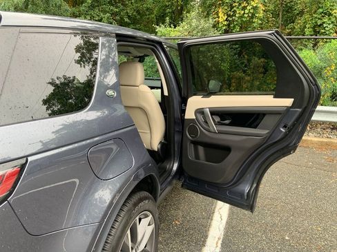 Certified 2025 Land Rover Discovery Sport S image 19