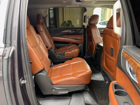 Used 2015 Cadillac Escalade ESV Premium image 28