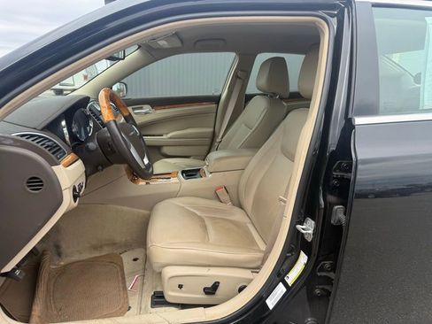 Used 2012 Chrysler 300 C image 10