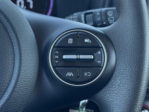 Used 2025 Kia Soul LX FWD image 16