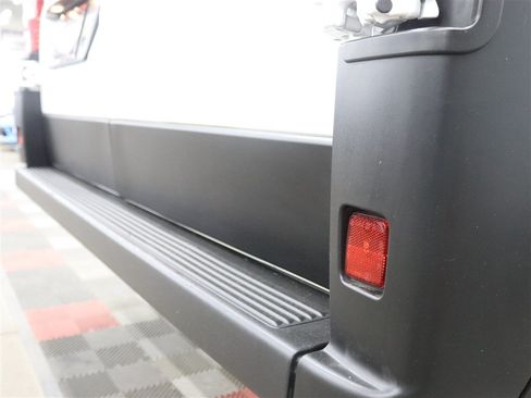 Used 2023 RAM ProMaster 2500 FWD image 8