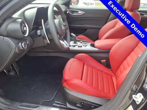 New 2025 Alfa Romeo Giulia Veloce w/ Veloce Package Rwd image 14
